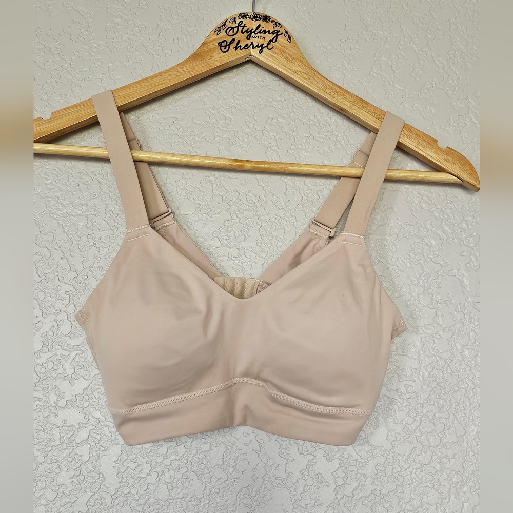 Ellen Tracy Womens Everyday Comfort Bra S 32-34 Sunbeige Wireless